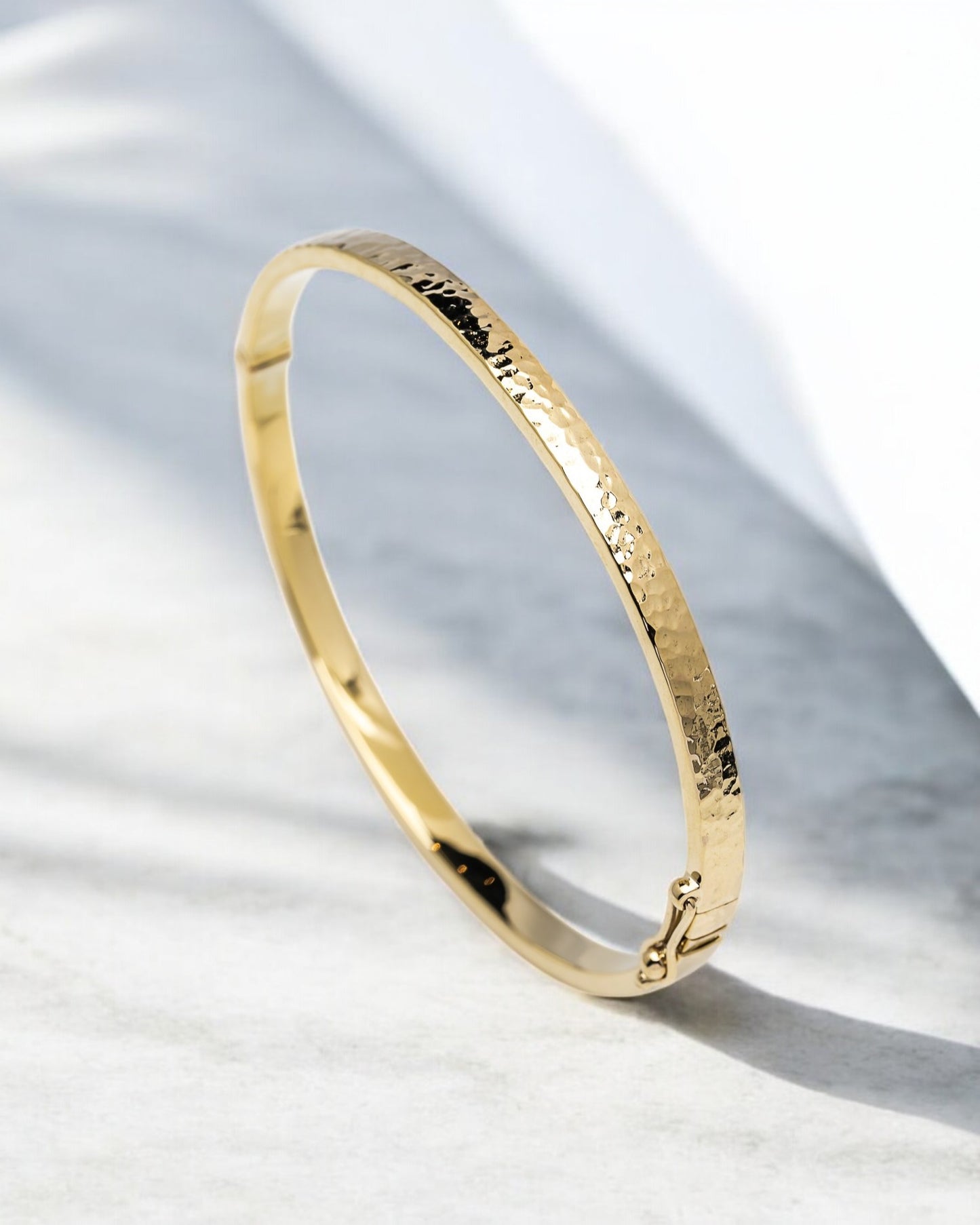 Hammered 4.00mm Bangle Bracelet in 14K Gold