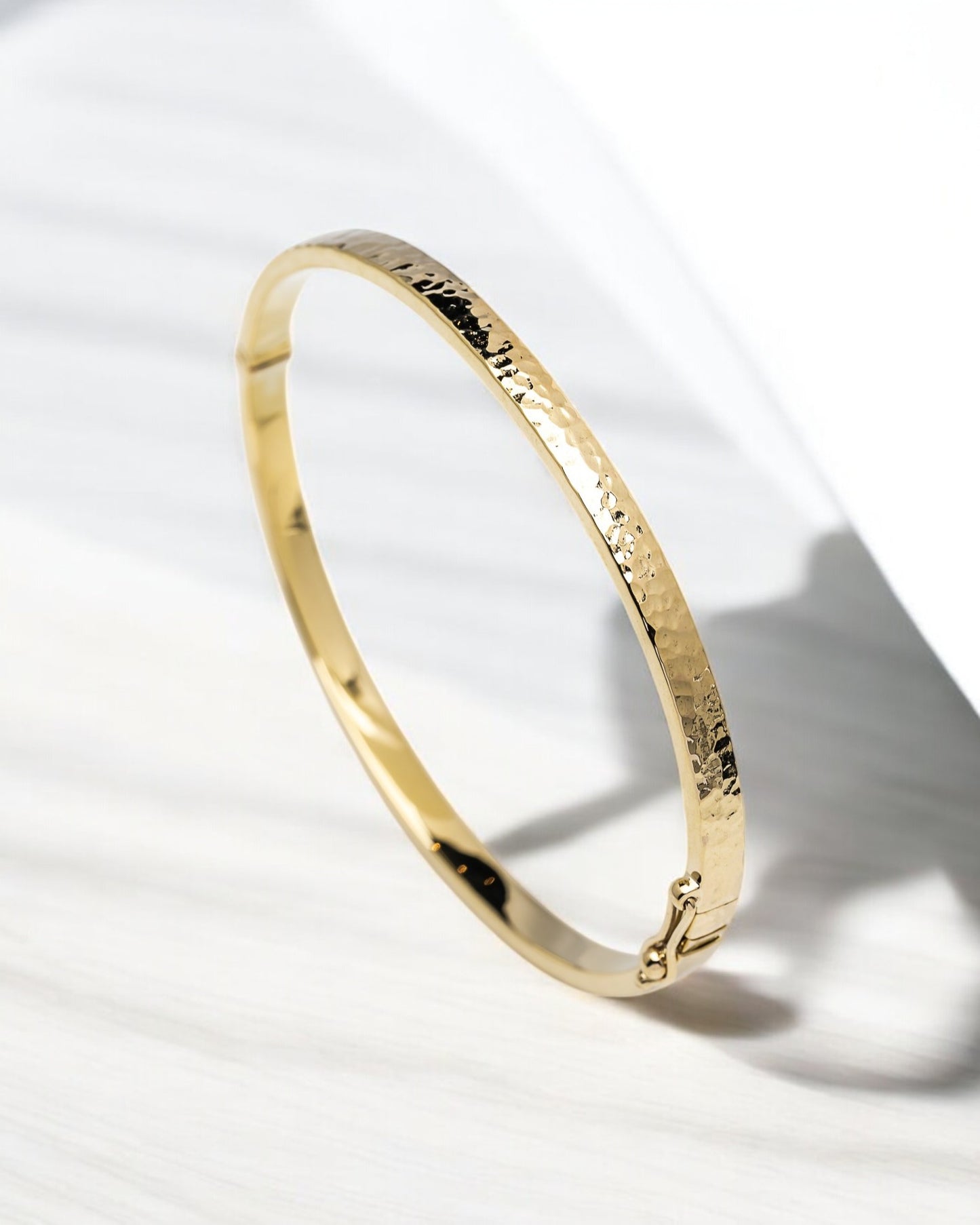 Hammered 4.00mm Bangle Bracelet in 14K Gold