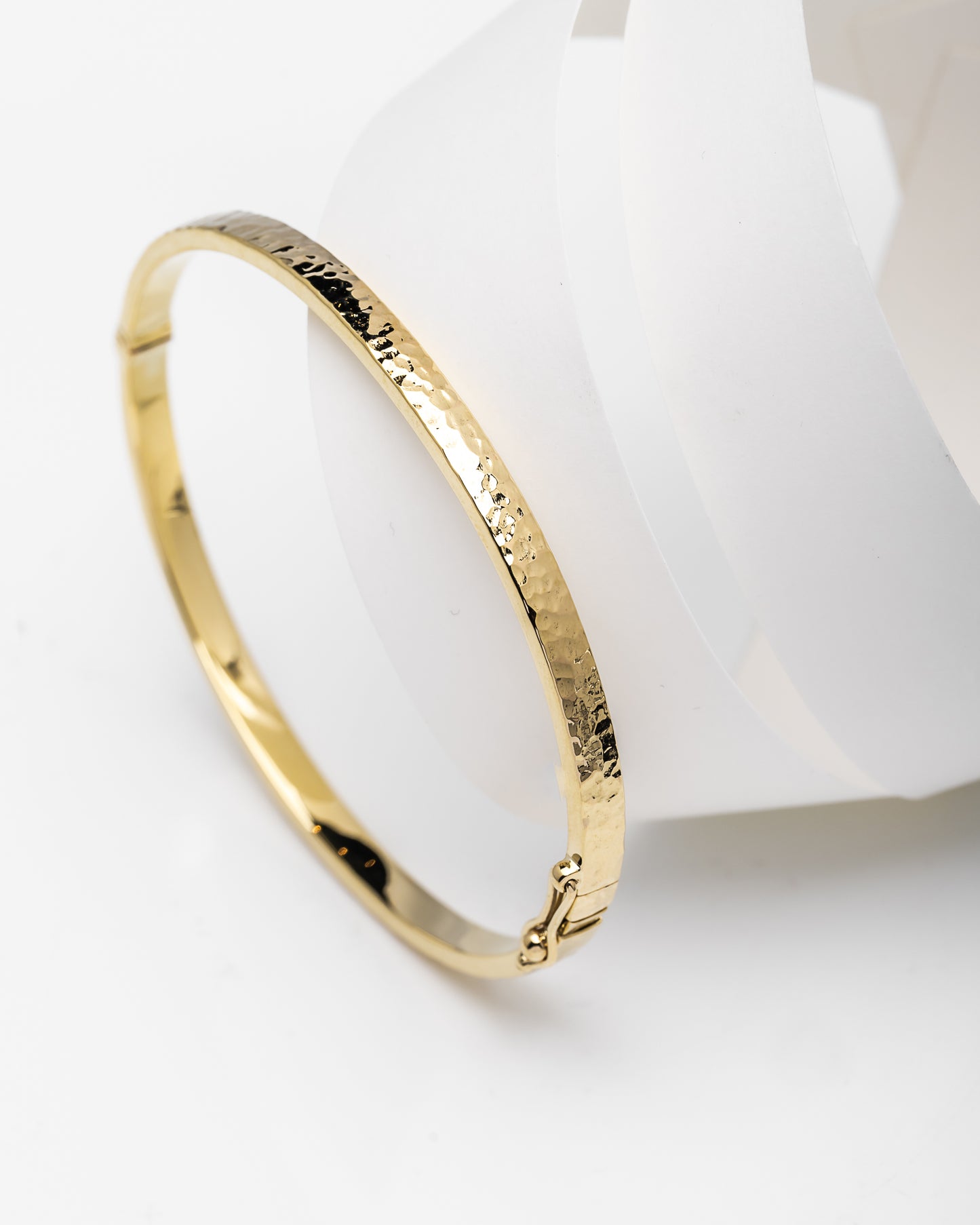 Hammered 4.00mm Bangle Bracelet in 14K Gold