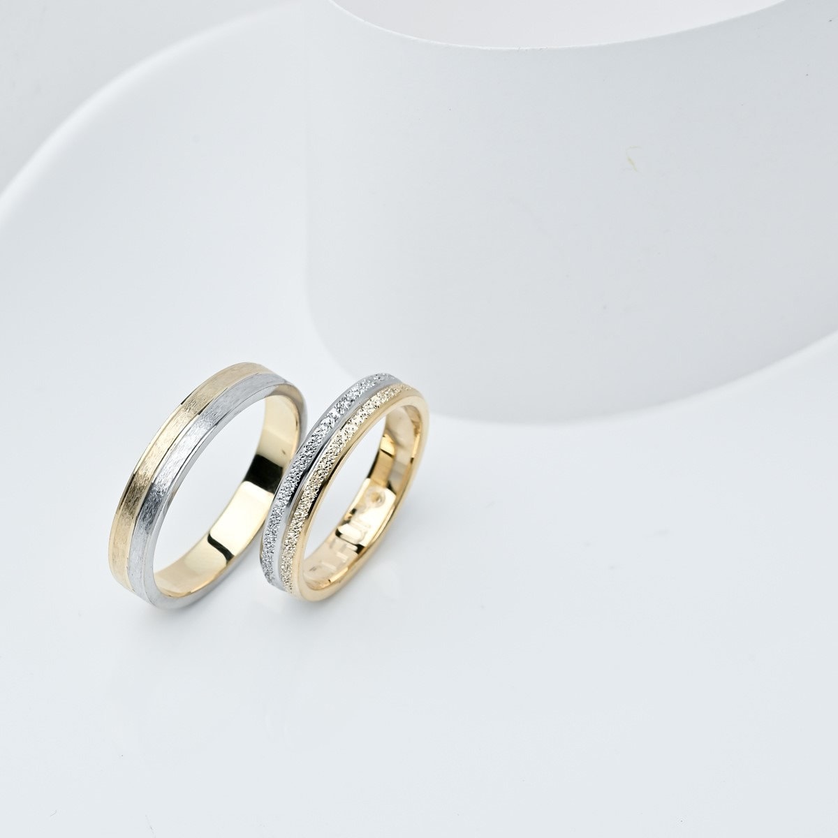 Two-tone Wedding Band, Wedding Bands Set, Matching Rings, Engrave Band Ring, His and Hers Matching Wedding Bands