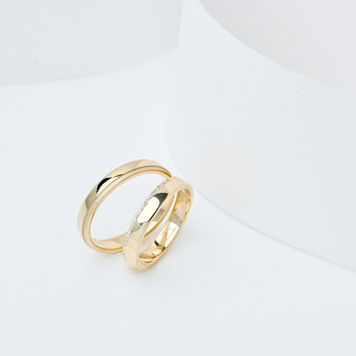 Matching Gold Wedding Band Set: Diamond-Cut & Brushed, His and Hers, 3.5mm