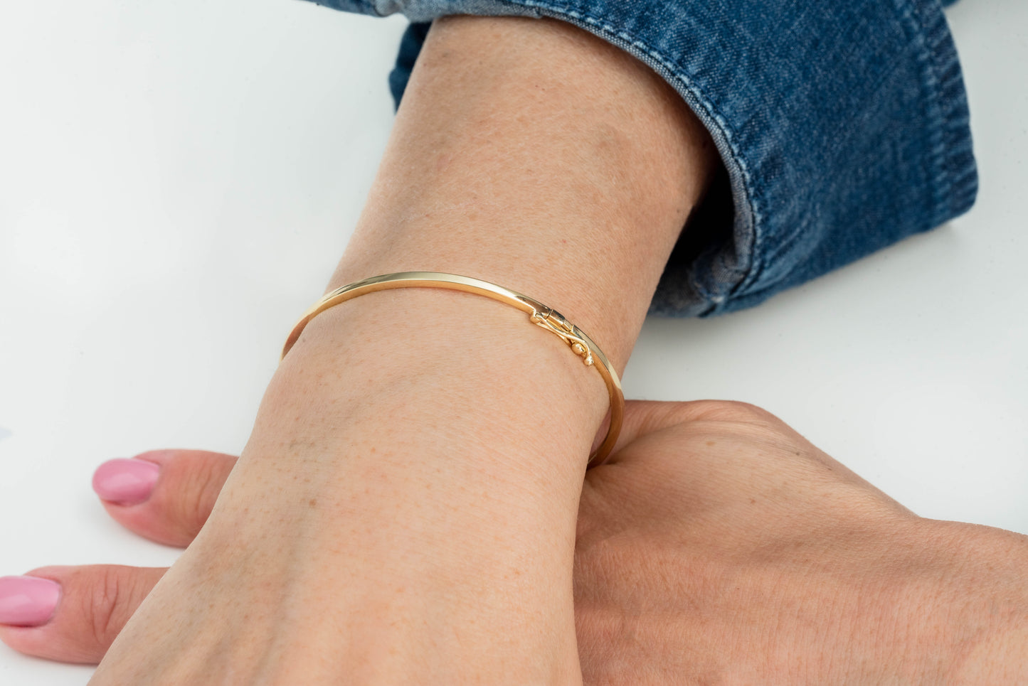 Elegant Women's 2mm Bangle Bracelet in 14k Gold