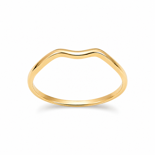 14k Gold ring with a wavy design on a white background