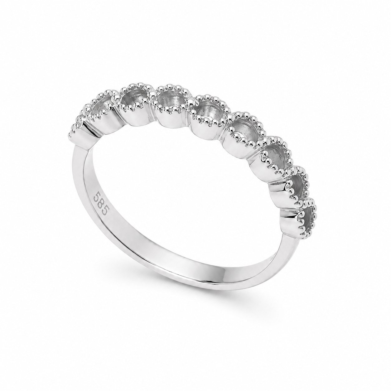 14K white Gold ring with textured band on a white background