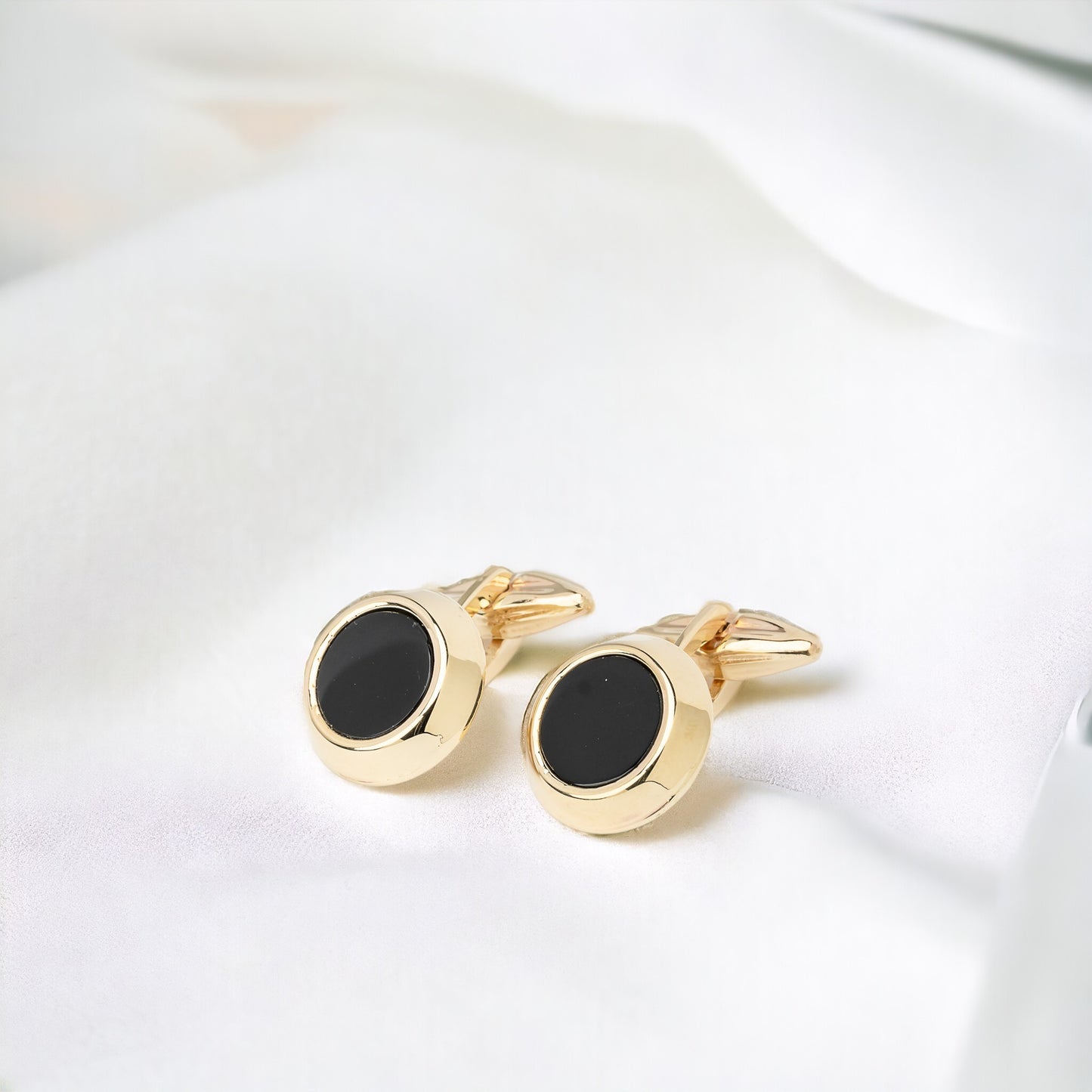 Onyx Round Cufflinks in 14K Solid Yellow Gold