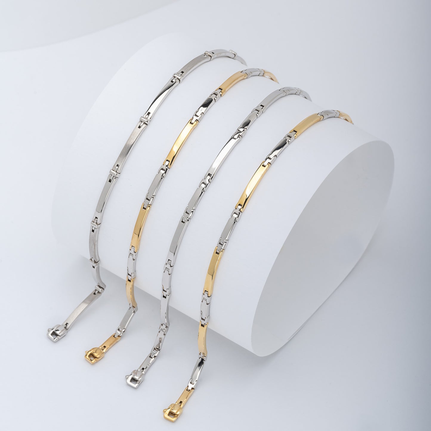 Mechanical Link Bracelets for men in 14k solid gold 