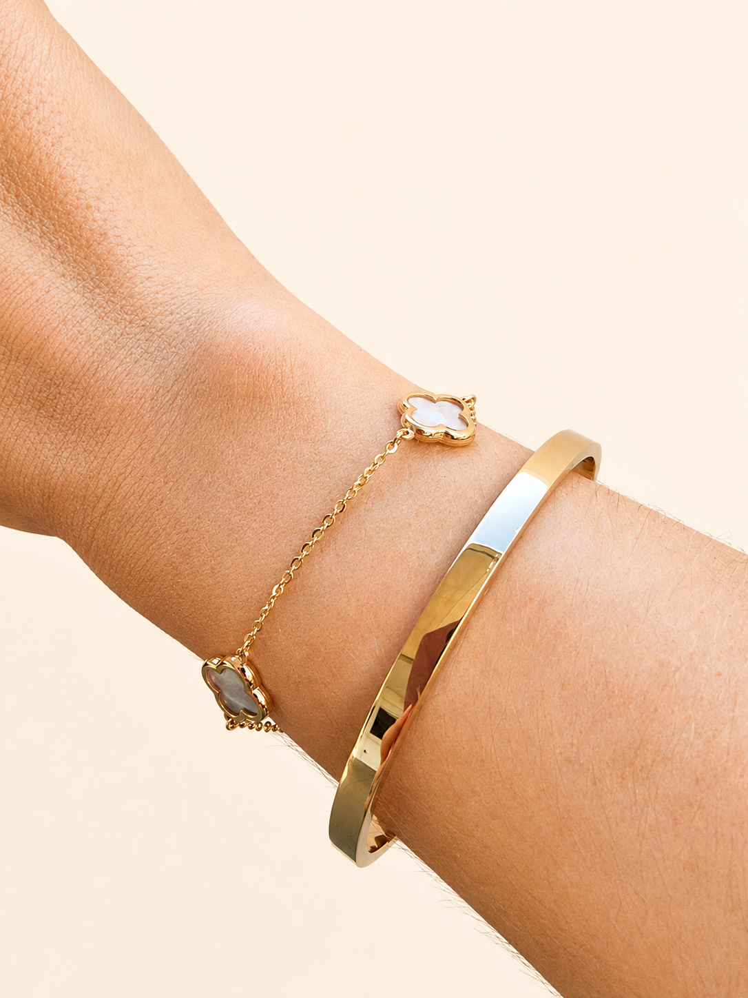 Mother of Pearl Four Leaf Clover Charm Bracelet in 14K Gold