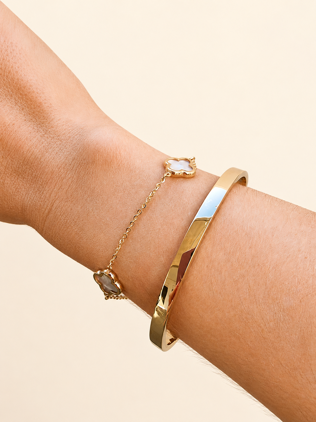 Mother of Pearl Four Leaf Clover Charm Bracelet in 14K Gold