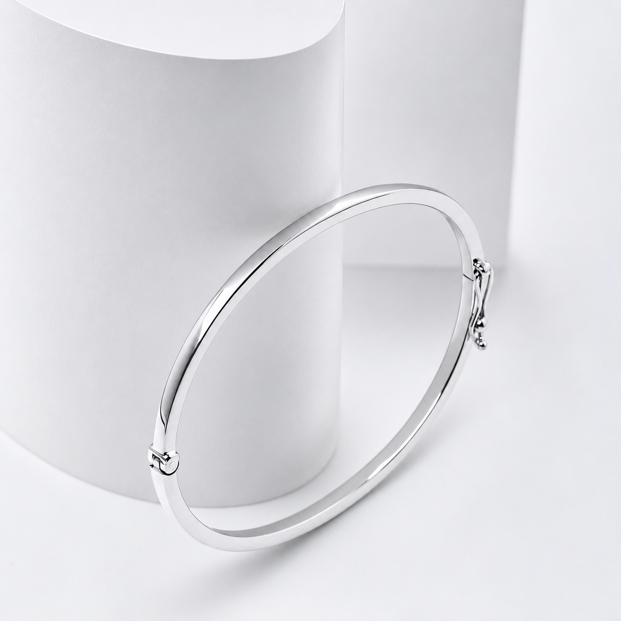 14k white gold Gold bangle on a white background