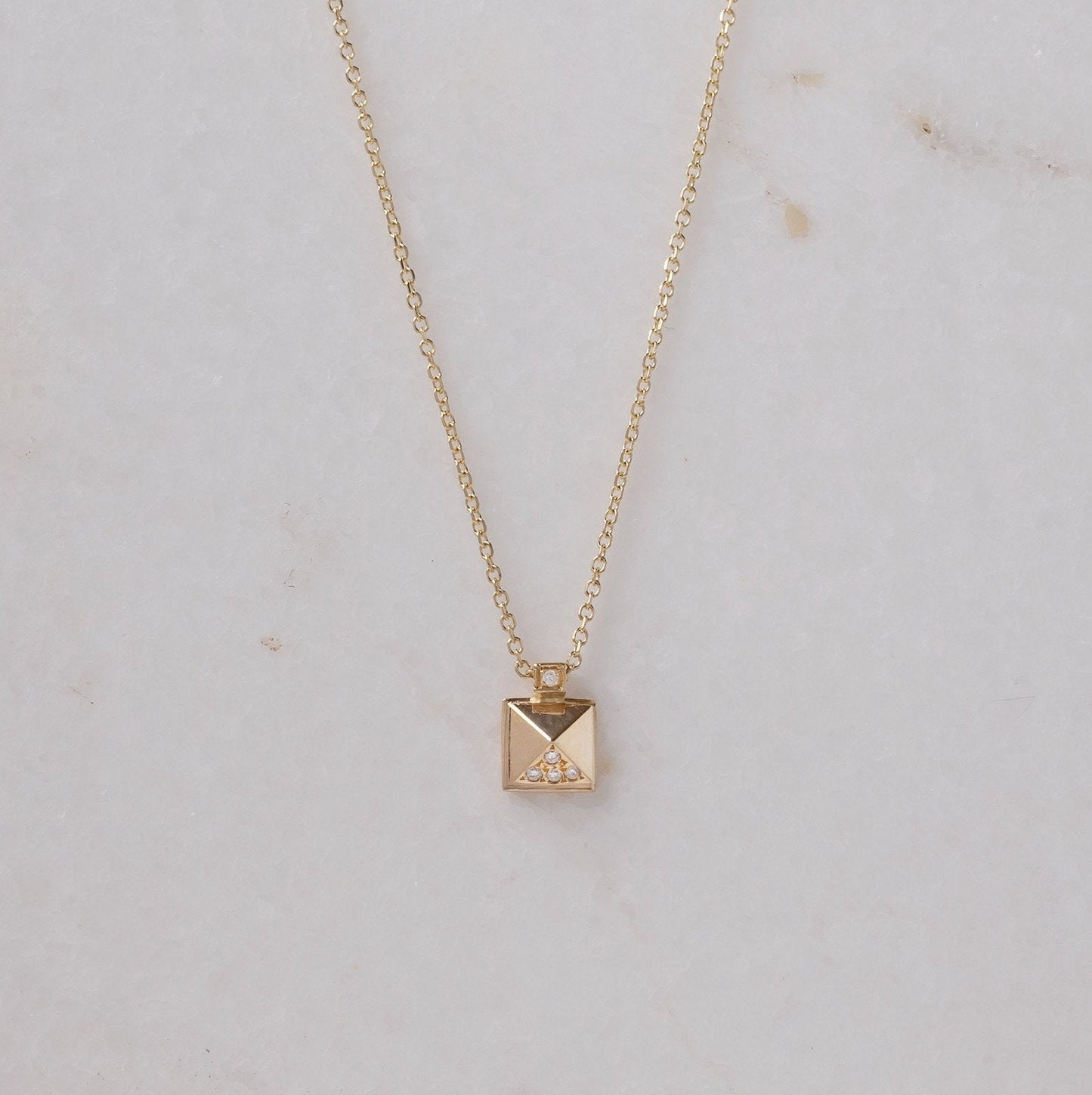 Pyramid Diamond Necklace in 18k Gold