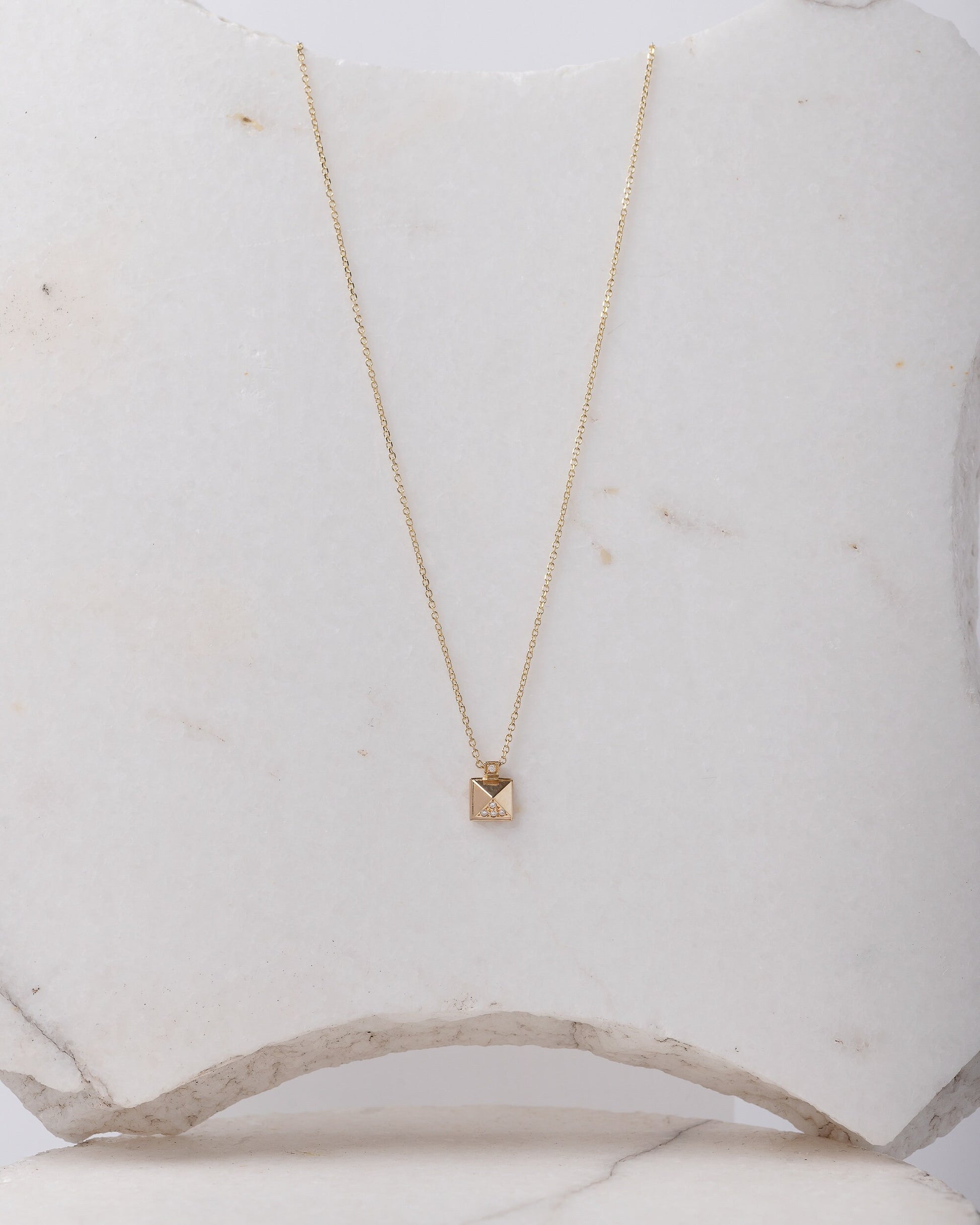 Pyramid Diamond Necklace in 18k Gold