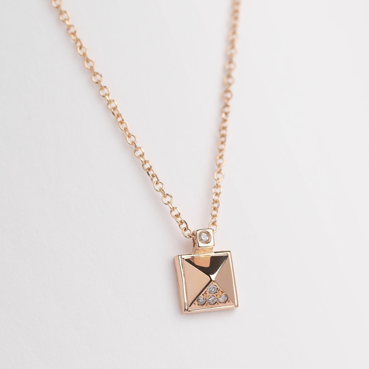 Pyramid Diamond Necklace in 18k Gold