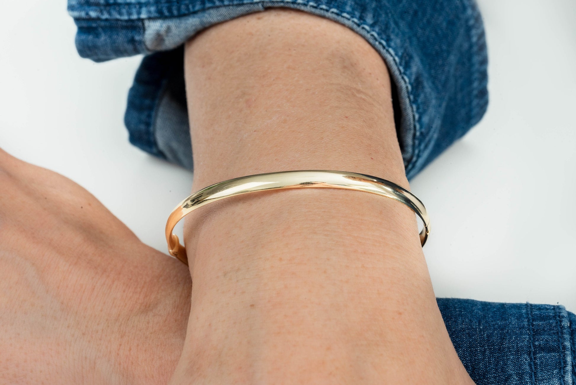 Custom Oval Bangle Bracelet in 14k Gold for Women