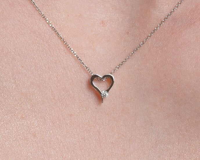 14k White Gold Diamond Heart Necklace