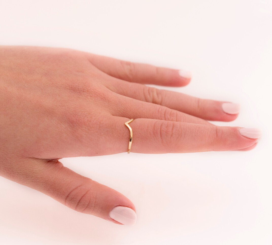 Slim chevron ring in 14k gold for women.