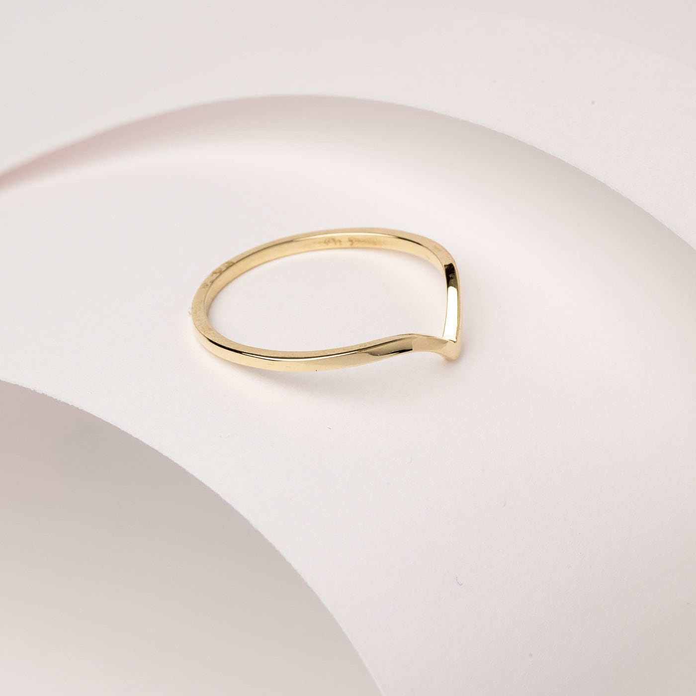 Slim chevron ring in 14k gold for women.