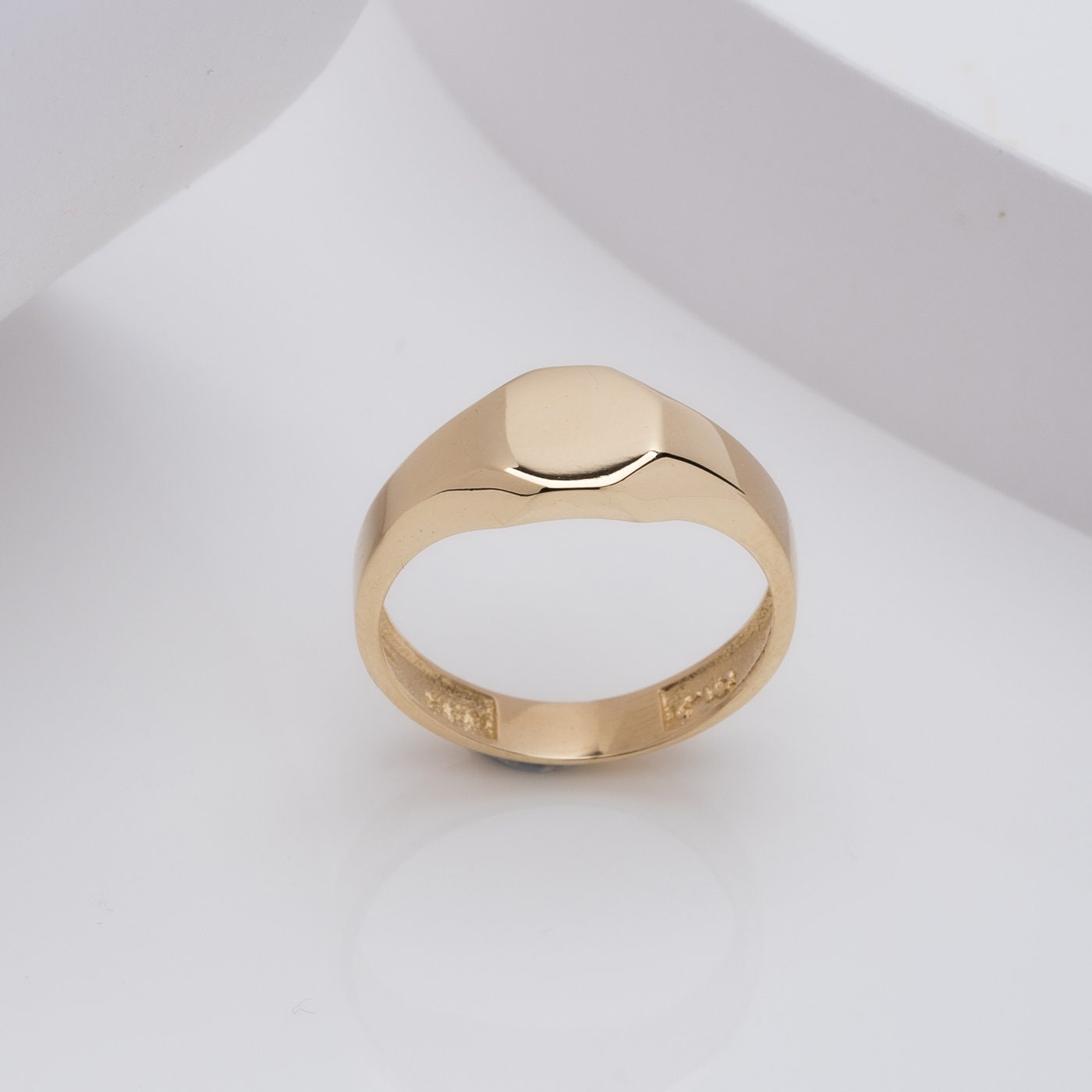 Minimalist Personalized Signet Ring in 14K Gold for women, with the top part being engravable.