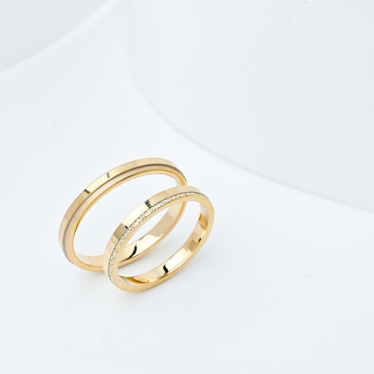 Minimalistic Wedding Bands Set 2.5mm