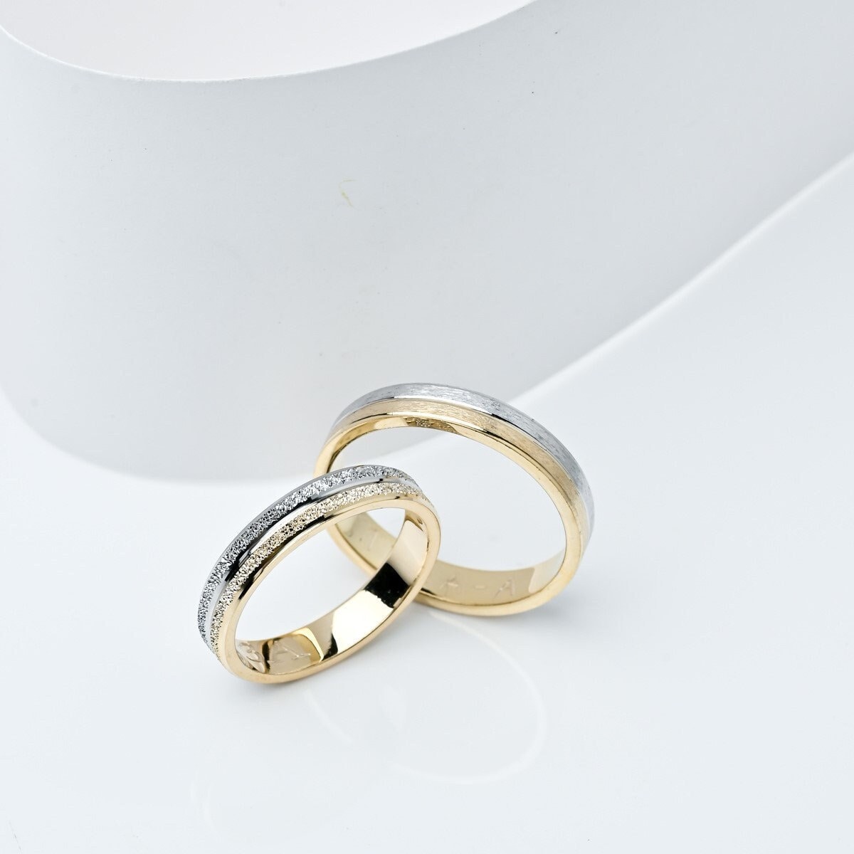Two-tone Wedding Band, Wedding Bands Set, Matching Rings, Engrave Band Ring, His and Hers Matching Wedding Bands