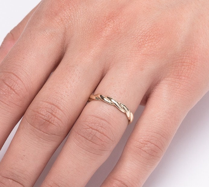 Handcrafted Twisted Ring in 14k Solid Gold for Women