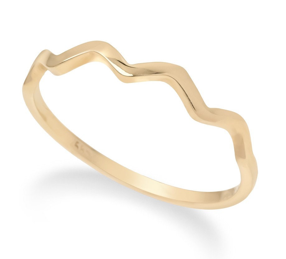 Handmade Flat Wavy Ring in 14k Gold for Women