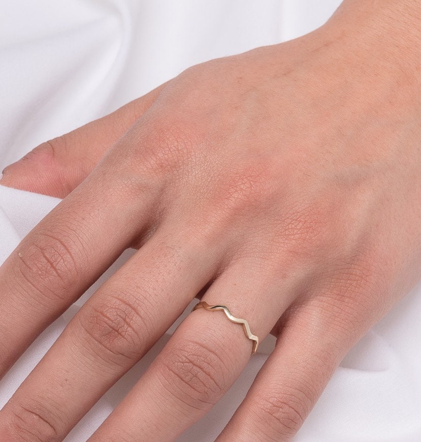 Handmade Flat Wavy Ring in 14k Gold for Women